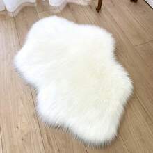 1pc Cloud-Shaped Faux Wool Rug - Modern Minimalist Design, Suitable For Living Room, Bedroom And Home Decor - Soft Plush Surface, Machine Washable - Winter Gift, Thick Rug, Autumn/Winter Plush Rug, Thick Carpet, Entryway Decor, Bathroom & Kitchen Decor - Multicolor - View 3
