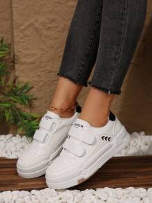 1 Pair Women's Campus Inspired Outdoor Casual Sneakers - Wear-Resistant Anti-Slip - Color Block Design - Stripe Pattern - Round Toe/Low-Top/Lace-Up - Flat - Suitable For All Seasons Black & Brown Sports Shoes - Outdoor Casual Style - Suitable For Hiking/Daily Leisure/All Seasons - Black & Brown Dual-Color - Quality Synthetic Leather And Rubber Material - Comfortable Walking Shoes - 1 Pair Black - View 7