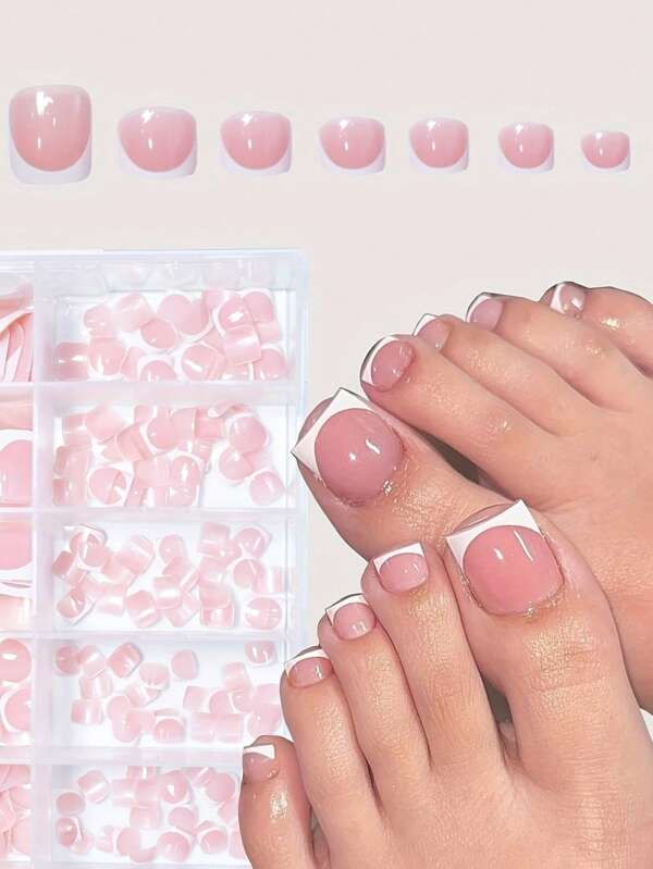 120 pièces Kit de manucure et de pédicure françaises blanches, ongles carrés moyens à clipser, design mode et minimaliste. Pointes d'ongles pré-collées, style français pur et brillant. Parfait pour une utilisation quotidienne pour les femmes. Inclut un boîte de rangement pour les ongles d'orteil.