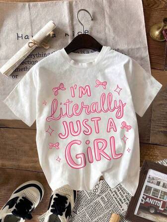 Camiseta feminina solta de gola redonda branca, slogan "Eu sou realmente apenas uma garota", padrão de gíria divertida, laço rosa, camisa da moda para presente de menina da moda, o verão chegou, adequada para uso casual diário, férias, roupa de festa