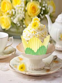 300Pcs Flower Cupcake Liners Spring Summer Flower Baking Cups Pink Purple Yellow Petal Cupcake Wrappers Holders Muffin Liners For Spring Wedding Bridal Shower Birthday Tea Party Decor(Red And Green)