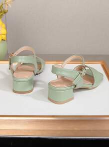Girls' Fashionable Elegant And Comfortable Low-Heeled Sandals, Crystal Shiny Upper With Moon Decoration Buckle For Weddings And Dress Occasions
