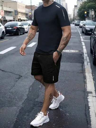 Conjunto de camiseta de manga corta y pantalones cortos de seda de hielo con estampado para hombres, conjunto deportivo casual transpirable y de secado rápido con camiseta y pantalones cortos hasta la rodilla para verano