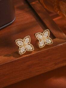 2 chiếc khuyên tai đính đá hình cỏ bốn lá bằng đồng thanh lịch giản dị với đá Zirconia dành cho nữ, thích hợp để trang trí hàng ngày - bông tai - Xem 3