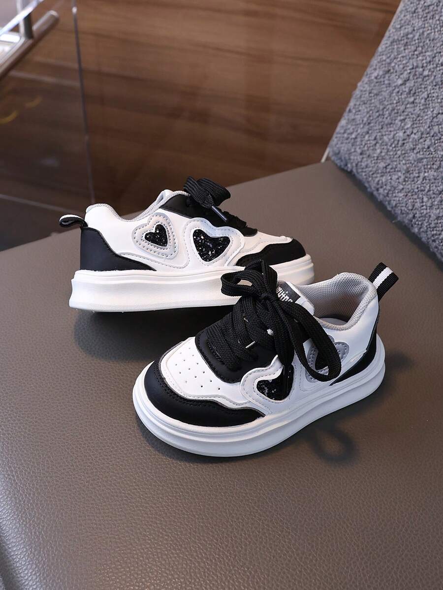 1 Paar PU-Material Einfarbige Sandalen, schnelltrocknend & atmungsaktiv, modisch vielseitig, handgefertigt, bequemer Riemen, geeignet für Jungen, Mädchen, Kinder, für Strand, Wassersport, Innen-/Außenbereich, Frühling/Sommer - Schwarz und Weiss - Übersicht 1