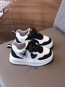 1 Paar PU-Material Einfarbige Sandalen, schnelltrocknend & atmungsaktiv, modisch vielseitig, handgefertigt, bequemer Riemen, geeignet für Jungen, Mädchen, Kinder, für Strand, Wassersport, Innen-/Außenbereich, Frühling/Sommer - Schwarz und Weiss - Übersicht 5