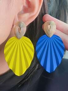 1 Pair Exaggerated Metallic Colorful Leaf Design Chic Earrings For Women - Blue - View 1