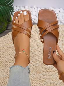 2025 New Arrival Flat Criss-Cross Open Toe Casual Slippers, Summer Straw Woven Square Toe Roman Beach Sandals - Brown - View 3