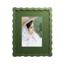 1pc Colorful Wave Photo Frame, Creative Shape Picture Frame, For Home Decor, For Friends & Family Portraits, Perfect Mother's Day Gifts - Multiple Sizes/Colors Available