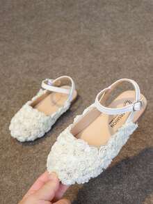 1 para dziewczęcych modnych, uroczych, kwiatowych, dekoracyjnych butów dla księżniczek, odpornych na zużycie, antypoślizgowych, płaskich butów, odpowiednich do codziennego noszenia latem i zajęć na świeżym powietrzu - Beżowy - Zobacz 2
