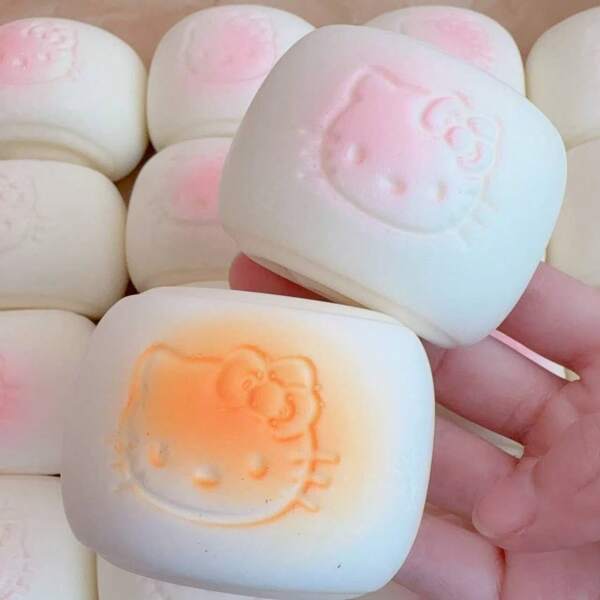Sanrio Juguete sensorial de apretón de Hello Kitty rosa - Juguete antiestrés suave y relajante para adultos, regalo coleccionable lindo de Sanrio