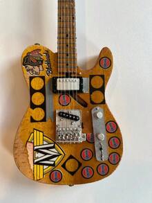 Axe Heaven - -  Chicago 1966 Fender Telecaster Mini Guitar Replica Collectible  [COLLECTABLES] Figure, Collectible - Nhiều màu - Xem 4
