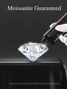 1件极简四爪单守护项链，镶嵌0.5克拉莫桑石，S925纯银材质，适合婚礼、订婚等场合，奢华珠宝，送给女孩、女士、周年纪念日的礼物