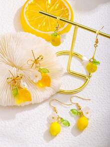 2 件原创可爱树脂柠檬和花朵耳坠，适合女士日常佩戴，情人节、妈妈、母亲节、礼物