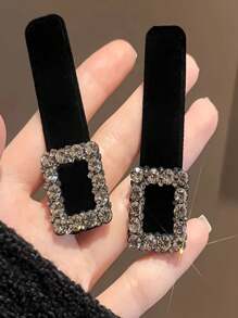 1pc Black Velvet Hairpins With Rhinestones, Women's Multicolored Large Rhinestone Hair Clip, Elegant Water Drop Hollow Out Crystal Hair Clips, Suitable For Daily And Festival Wear Street, For Side, Bangs, Back Of The Head Bathroom Decor Summer Back To School