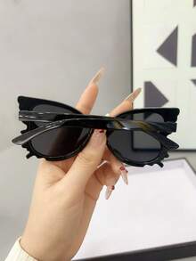 1pc Children's Plastic Frame Glasses, Suitable For Daily Use