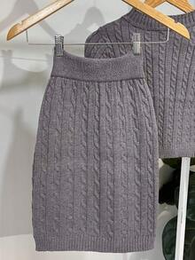 Women's Knitted Skirt And Blouse Set With Braids Made In Modal Knit. - 查看 2