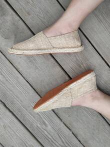 男士乐福鞋 绳底帆布鞋 节日休闲一脚蹬平底布鞋 女士编织透气布鞋 草编防滑渔夫鞋 男女通用绣花底鞋 男女休闲白帆布鞋 黑色一脚蹬 白色平底鞋 军绿色鞋 蓝色一脚蹬（此款复古款鞋头比较窄，脚比较宽的亲建议选大一码，绳底比较硬，手工鞋做工有些粗糙） - 深棕色 - 查看 5