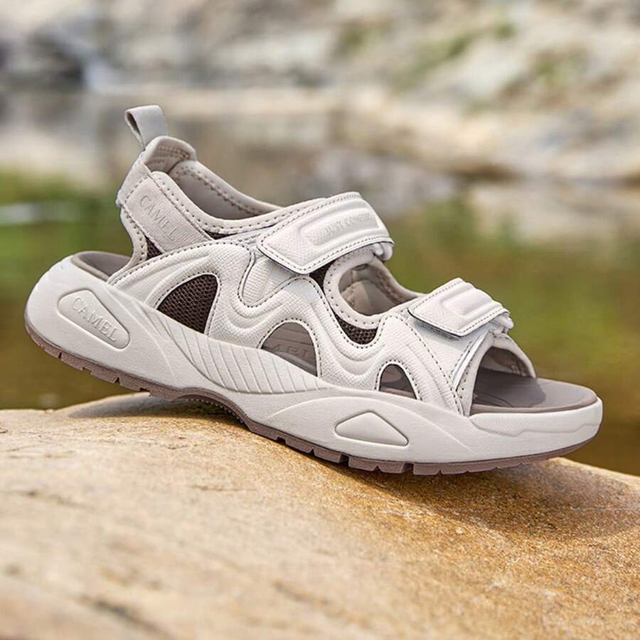 CAMEL CROWN 男士凉鞋，新款夏季男士凉鞋，防滑，透气，耐磨，休闲户外钩环沙滩鞋 - 白/咖 - 查看 1
