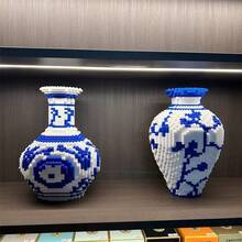 Bộ khối xây dựng bình sứ màu xanh và trắng - Bộ mô hình lắp ráp trang trí 3D sáng tạo dành cho người lớn, Đồ chơi xây dựng giáo dục, Món quà lý tưởng cho ngày lễ, Phần thưởng ở trường, Giáng sinh và bạn bè - Trong hơn 14 năm, Được đóng gói - Nhiều màu - Xem 11