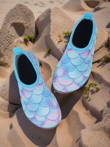 Zapatos de agua para niñas y zapatos acuáticos para niños con un encantador patrón de escamas de pez. Ultralligeros, antideslizantes, resistentes a cortes para playa, parque acuático, hierba y yoga, de secado rápido