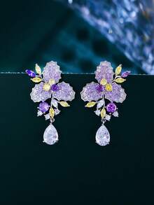 一对华丽的紫色立方氧化锆长款大花叶吊坠耳环，适合女性订婚、新娘、婚礼派对佩戴，可作为珠宝礼物。 - 紫色 - 查看 4