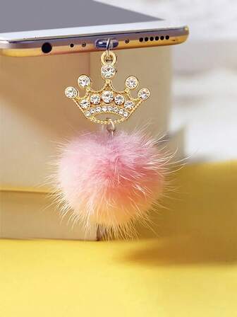 1 个卡通皇冠装饰水钻和毛绒球防尘塞，兼容 Apple/Type-C 端口手机，用于充电/数据端口保护