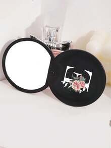 Specchio rotondo nero alla moda con iniziali floreali - Accessori da viaggio di design, specchietto mini scorrevole comodo, in materiale plastico, resistente all'usura e durevole, leggero, specchio da tasca, specchio per il trucco mini, nuovo design, adatto per uomini e donne, coppie, per uso quotidiano, appuntamenti, compleanni, festival, ritorno a scuola, estate, vacanze, spiaggia, pendolarismo, regalo di compleanno, regalo per le vacanze, regalo pensieroso per la festa della mamma, regalo pratico