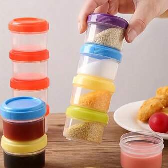 2个透明迷你塑料罐，便携式小型塑料储物盒，适用于酱料和香料 - 便携式小型塑料容器，便当调味品，调味料和香料工具，盐，香料储存，方便携带，适合学校用品、野餐和聚会，厨房小工具（颜色随机）