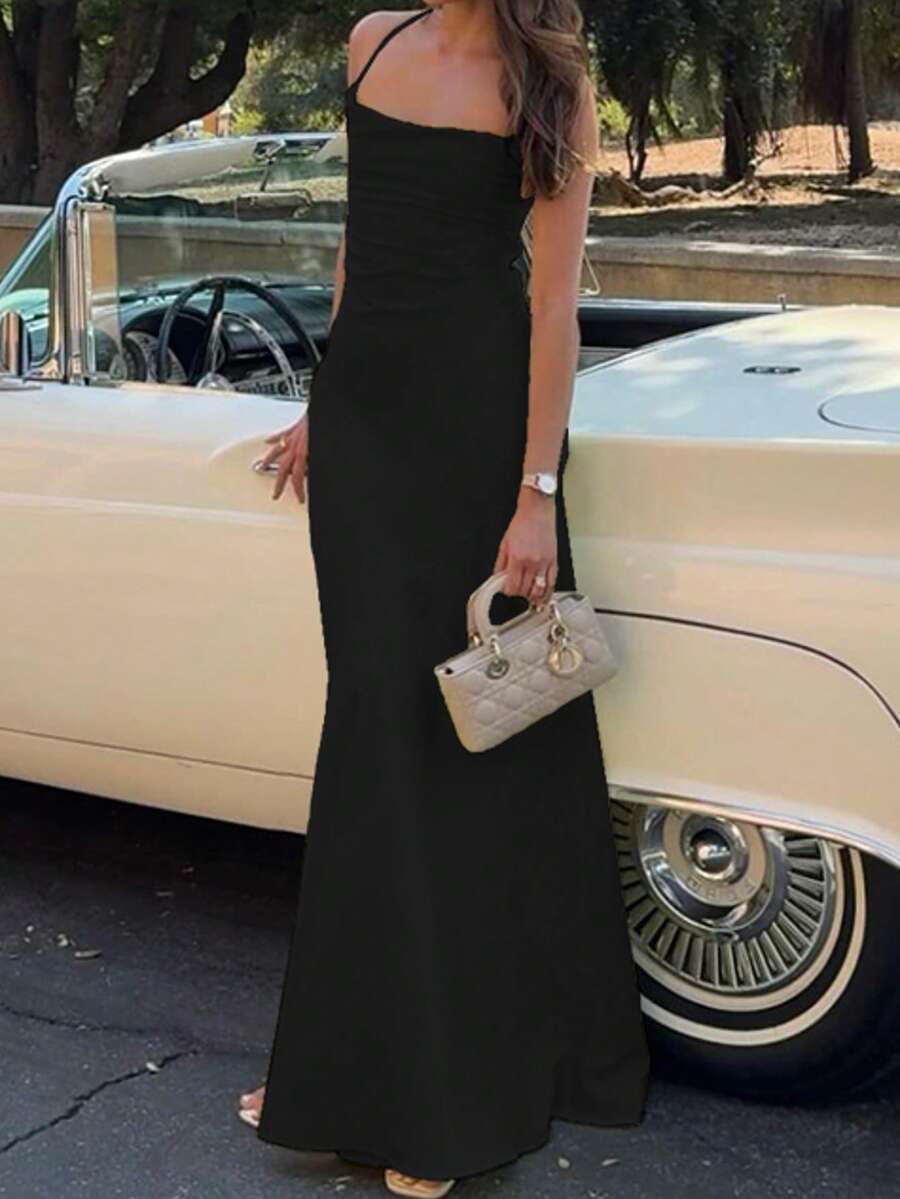 性感露背吊带长裙，优雅迷人
