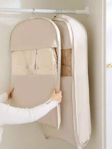 1 件全新绗缝防尘罩，带观察窗的服装收纳袋，节省衣柜空间，采用加厚材料制成