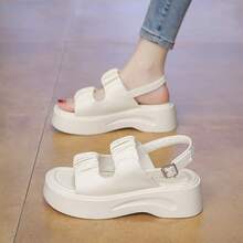 2025 夏季女士软底凉鞋，厚底平底休闲罗马凉鞋，适合搭配连衣裙 - 米色 - 查看 2