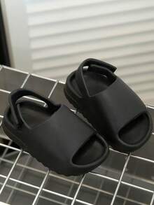 A Pair Of New Style Kids' Shoes - Solid-Color Lightweight EVA Slippers For Autumn & Summer, Suitable As Indoor & Outdoor Sandals For Girls, Comfortable Beach Shoes, Water Shoes & School Shoes For Boys & Toddlers - Black - View 6