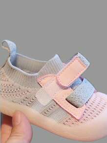 1 Par de Zapatillas de Moda Cute con Diseño de Cierre de Gancho y Bucle para Niños, Malla Transpirable con Suela Blanda de TPR Antideslizante y Cómoda, Zapatos Casuales de Caminata Protectores Adecuados para Niños y Niñas de 1 a 3 Años para Uso en Interiores/Exteriores en Primavera/Otoño