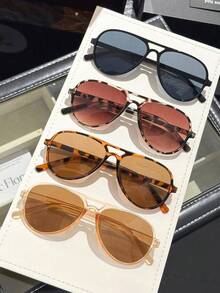 一副男女通用的Y2K风格太阳镜，适合海滩、街头时尚、运动、钓鱼、旅行、驾驶、郊游、节日、派对、徒步旅行、高尔夫、街头、户外活动等场合。