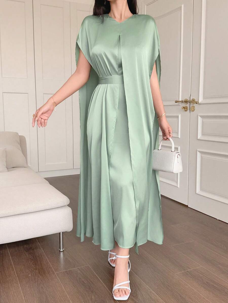 2025夏季新款缎面连帽连衣裙女收腰设计优雅女神风浅色通勤连衣裙