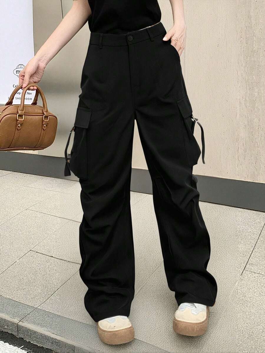 Pantalones cargo con bolsillo con solapa a los costados - Negro - Ver 1