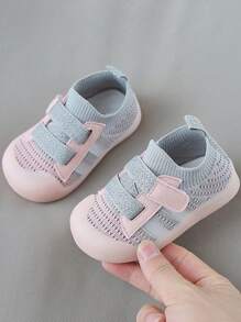 1 Par de Zapatillas de Moda Cute con Diseño de Cierre de Gancho y Bucle para Niños, Malla Transpirable con Suela Blanda de TPR Antideslizante y Cómoda, Zapatos Casuales de Caminata Protectores Adecuados para Niños y Niñas de 1 a 3 Años para Uso en Interiores/Exteriores en Primavera/Otoño