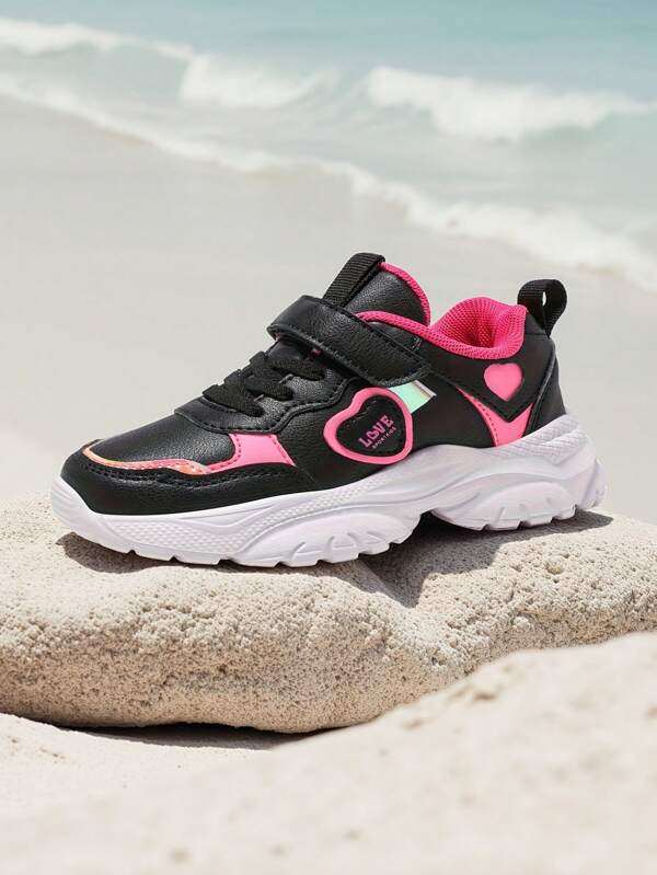 Sportschoenen voor kinderen: modieus design en de hele dag comfort, geschikt voor een actieve levensstijl
