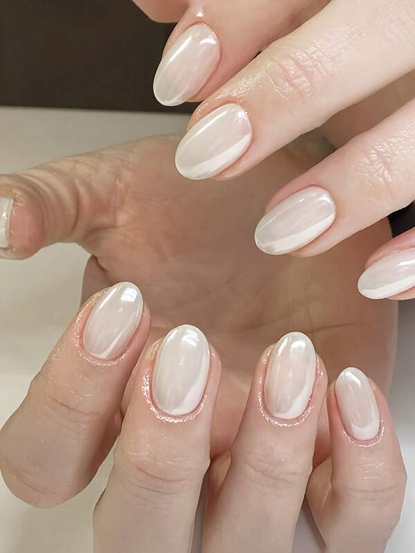 Instantly Upgrade Your Look With 24pcs Spring And Summer Vintage Street Business Simple Casual Elegant Daily Minimalist Nordic Style Classic Pure White Aurora Medium Oval Press On Nails Fake Nail Kit,Suitable For Girls And Women Who Like Minimalism To Use In Daily Life And Shopping