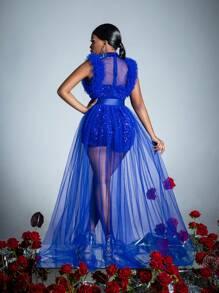 Faeriesty Elegantes Abendkleid mit stehendem Kragen ohne Ärmel, mit Rüschenakzenten, taillendefinierendem Gürtel und Pailletten-Tüll-Überlage - perfekt für Galas, rote Teppiche, Hochzeiten, gehobene Abendessen, gesellschaftliche Anlässe