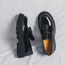Chaussures habillées pour hommes, Mocassins avec décoration à gland, Style britannique, Chaussures confortables et brillantes - noir brillant - Voir 5