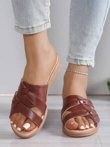 Plus Size Women Soft Bottom Wide Feet Flat Comfortable Mother Casual Sandals - Maroon - View 4