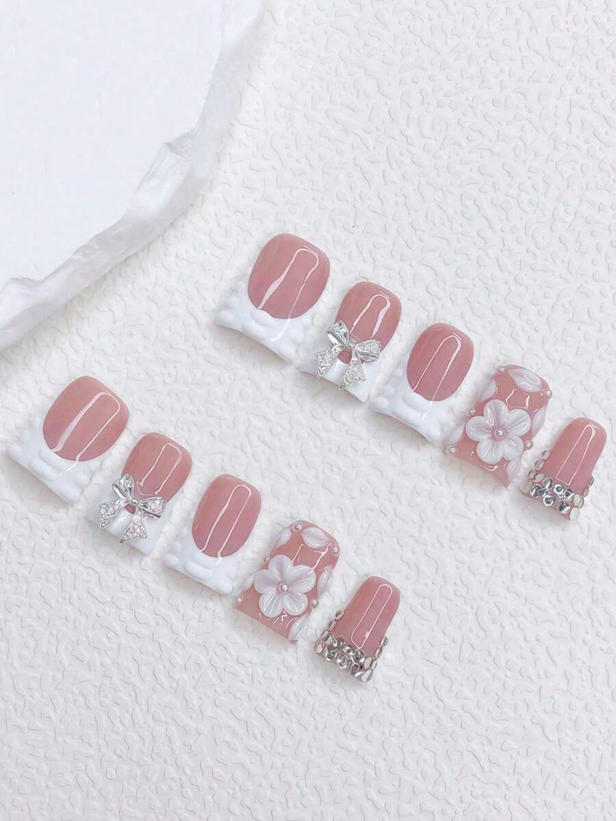 10片Y2K风格红白法式美甲贴片，手工3D立体花朵雕刻鸭嘴美甲贴片，配银色蝴蝶结和水钻装饰，适合日常和派对佩戴，是送给女性和女孩的绝佳礼物。 - 紅白色 - 查看 1