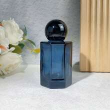 1 个 50 毫升可再填充高端香水瓶，玻璃材质，带木质盖，可重复使用并产生细雾，旅行香水容器礼物，适合男士、母亲、父亲、朋友旅行必需品假期香水可再填充瓶旅行瓶
