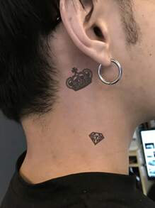1 Pieza Tatuaje temporal geométrico de corona de diamante semi-permanente, resistente al agua y al sudor, dura de 1 a 2 semanas, realista a base de jugo de hierbas, antifricción, no reflectante, tatuaje falso negro para mujeres y hombres, pegatinas de tatuaje para brazo, pecho, pierna, abdomen, cintura, dedo, cuello, arte corporal modernista