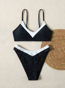 Nuevo conjunto de bikini de unicolor estilo europeo y americano para vacaciones, traje de baño sexy con bloques de color blanco y negro apropiado para la playa, festivales de música y discotecas