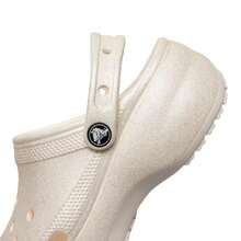 Crocs 2026新款女士经典亮面云朵木屐凉鞋/拖鞋，舒适轻便休闲鞋 207241-0WV - 粉筆色 - 查看 8