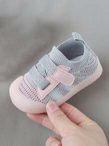 1 Par de Zapatillas de Moda Cute con Diseño de Cierre de Gancho y Bucle para Niños, Malla Transpirable con Suela Blanda de TPR Antideslizante y Cómoda, Zapatos Casuales de Caminata Protectores Adecuados para Niños y Niñas de 1 a 3 Años para Uso en Interiores/Exteriores en Primavera/Otoño