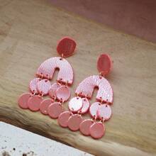 1 paire de boucles d'oreilles en argile douce faites à la main, design géométrique doré et à gland, style long, cadeau de Pâques convenant aux femmes, à porter lors de festivals, de vacances et au bureau quotidien